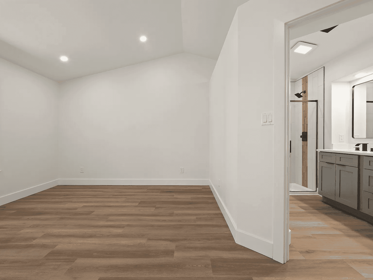7496 Wood Court property photo 4
