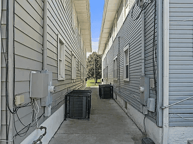 2008/2012 E Washington St property photo 4