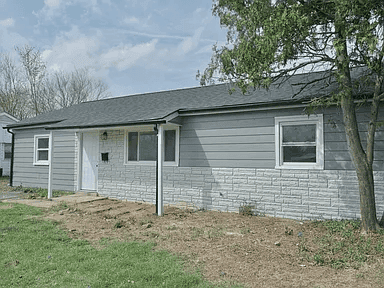 8304 Schoen Dr property photo 2