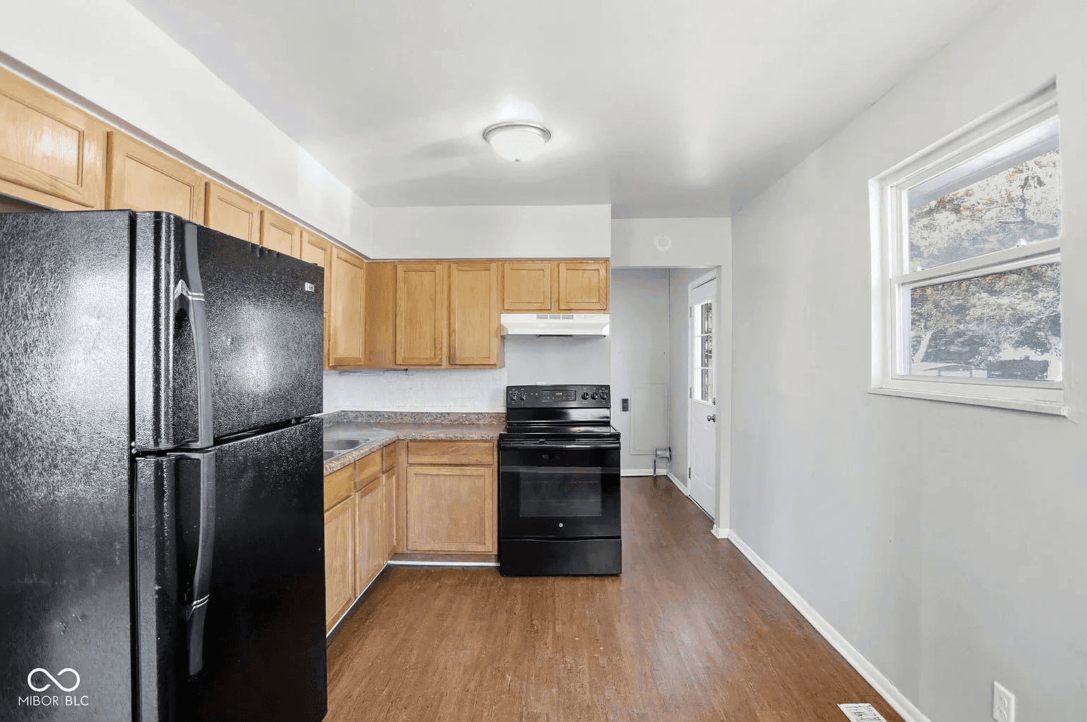1414 Ingomar Street property photo 4