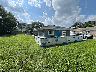 2636 Ethel Ave property photo 2