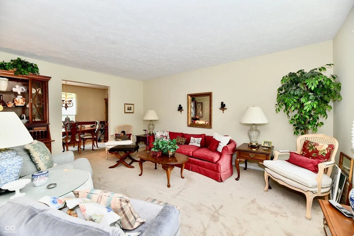 1102 Fox Hill Dr property photo 4