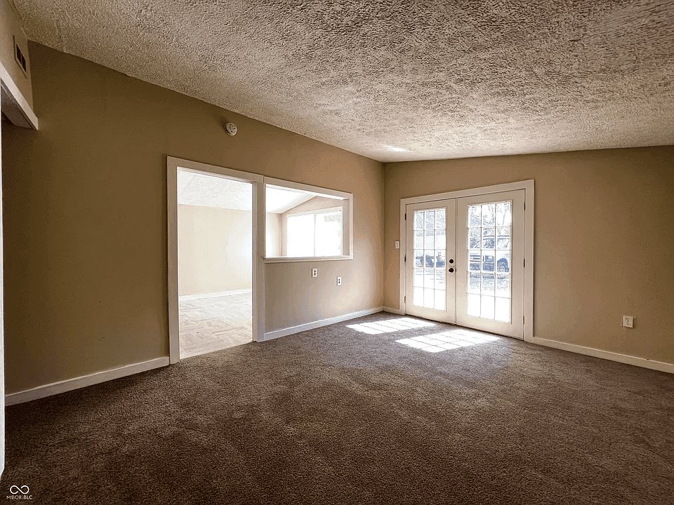 1448 Saint Peter St property photo 2