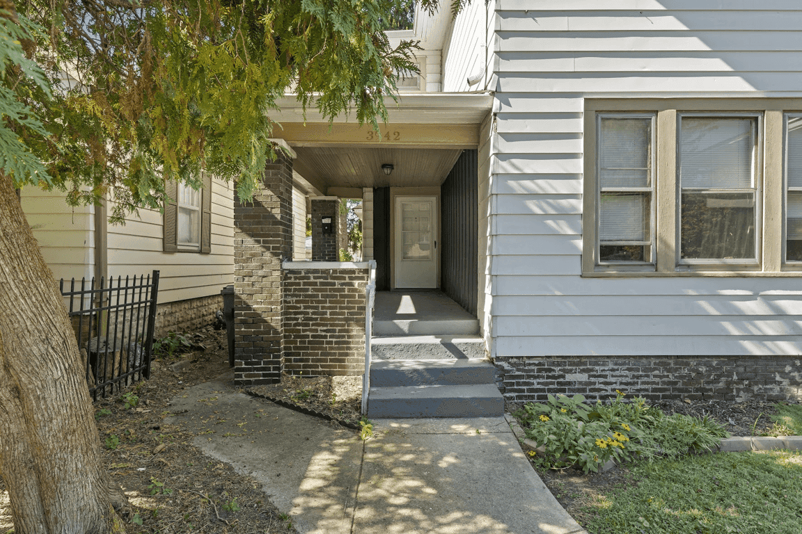 3942-3944 Cornelius Ave property photo 1