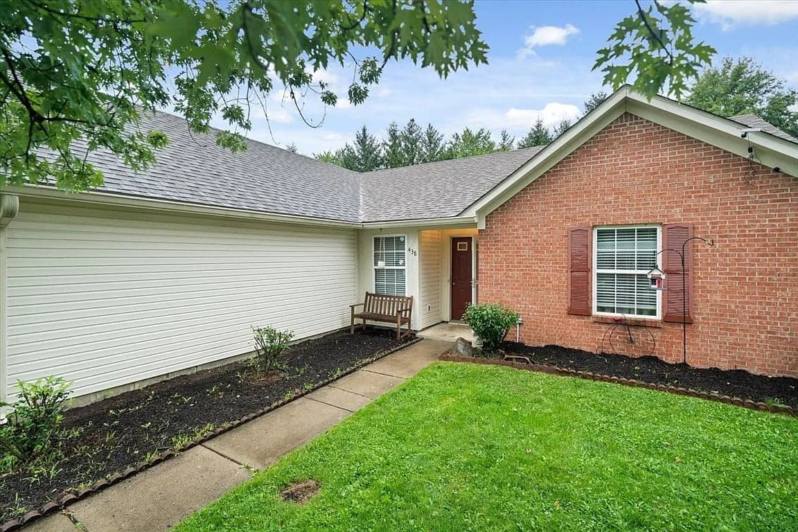 438 E Pine Ridge Dr property photo 2