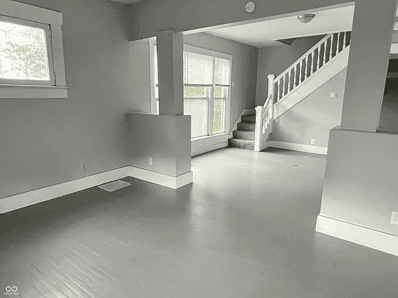 1247 Wright St property photo 2