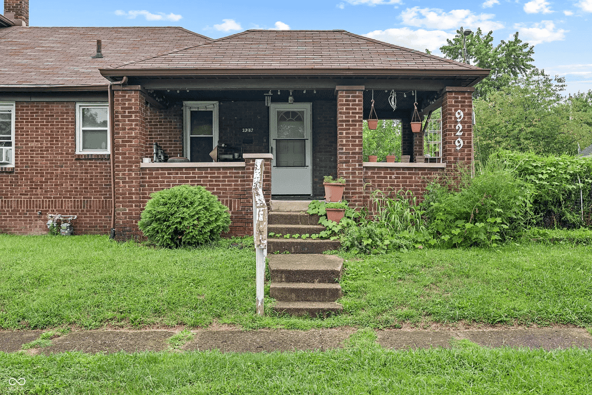 5201 E 10th St property photo 2