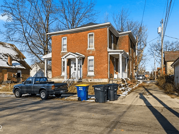 820-822 W Howard St property photo 2