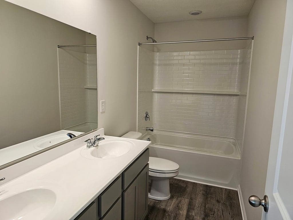 1432 Hat Band St property photo 3