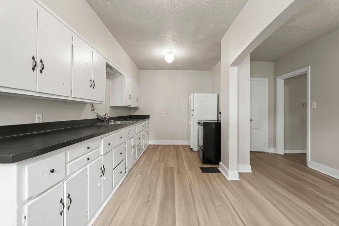 11108 E Washington St property photo 4
