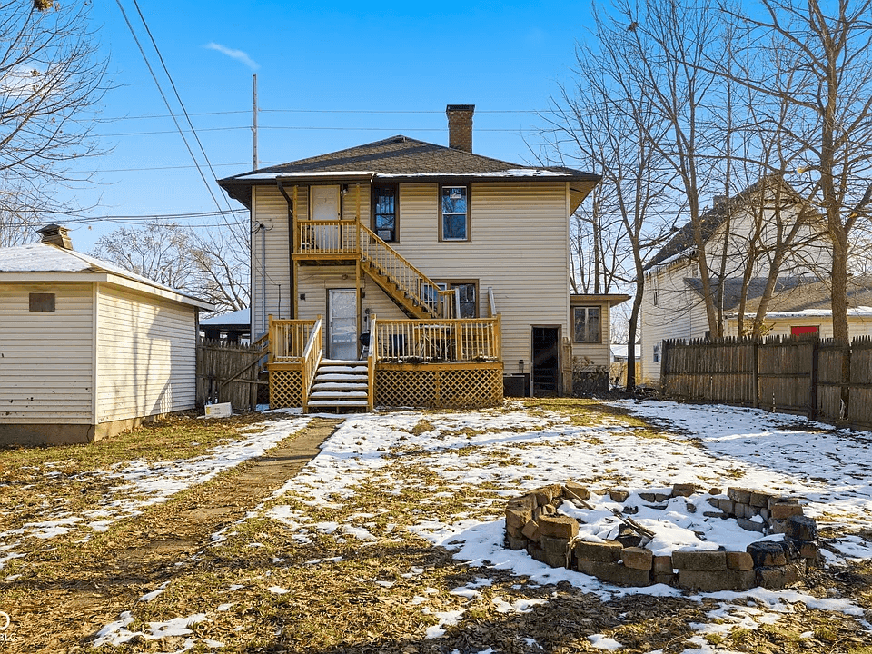 1527 Walnut St property photo 2