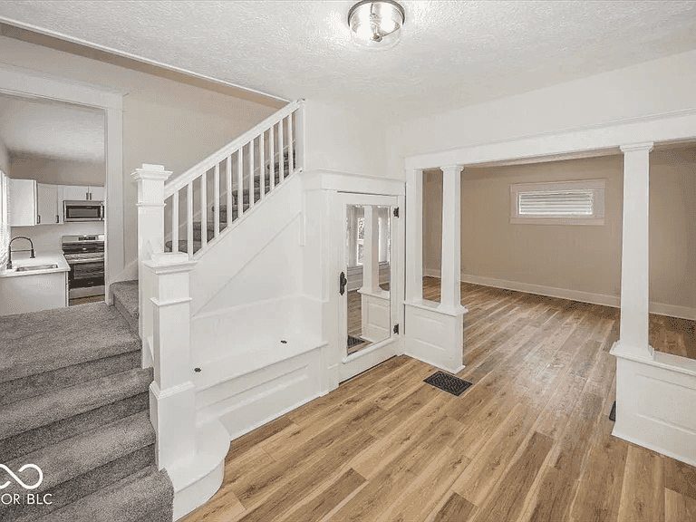 839 N Oxford St property photo 2