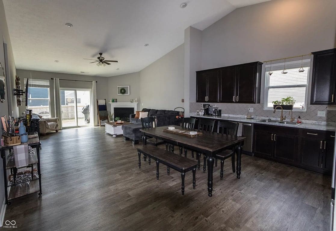 932 Sagittarius Ave property photo 3
