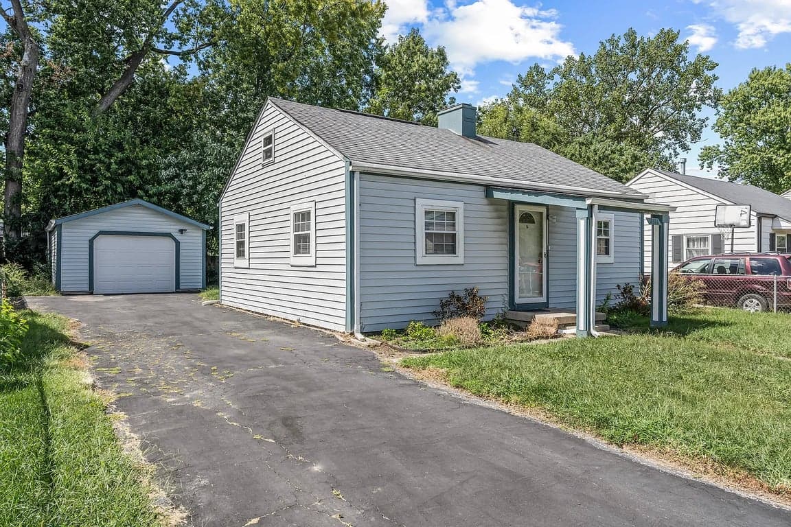 2316 Saint Paul St property photo 1