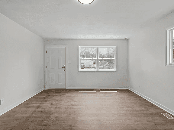 1948 Bloyd Ave property photo 2