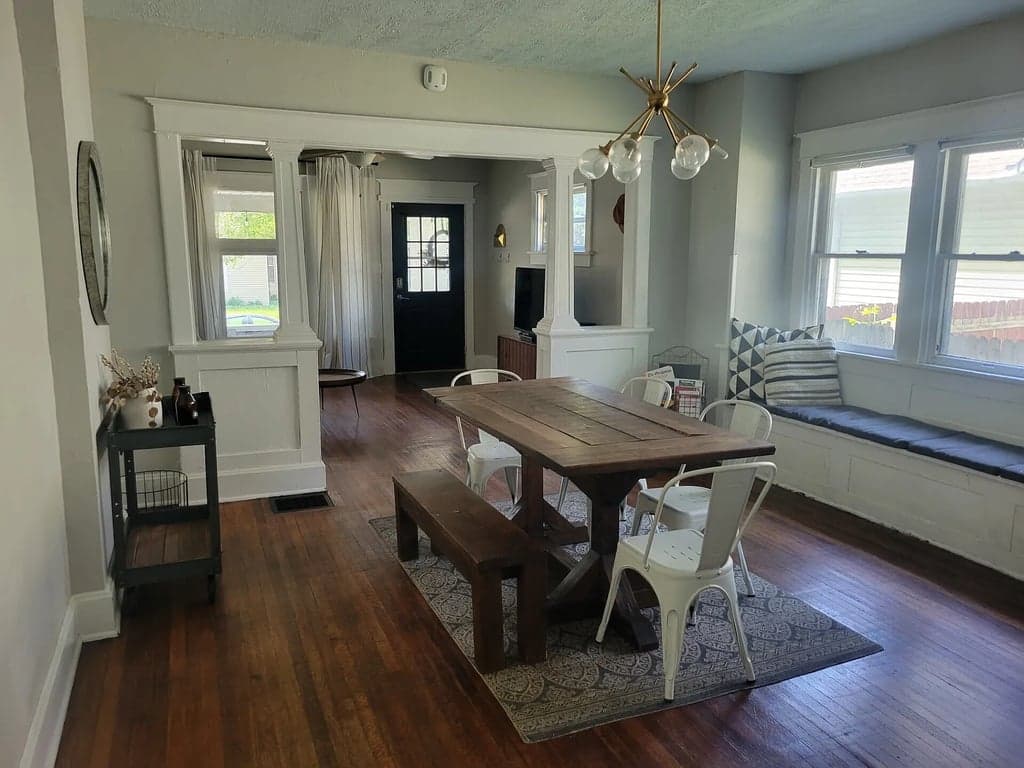 1531 Leonard St property photo 3