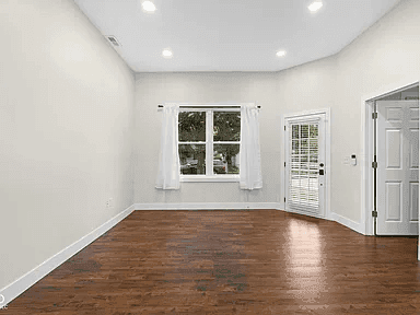 831 Dawson St property photo 3