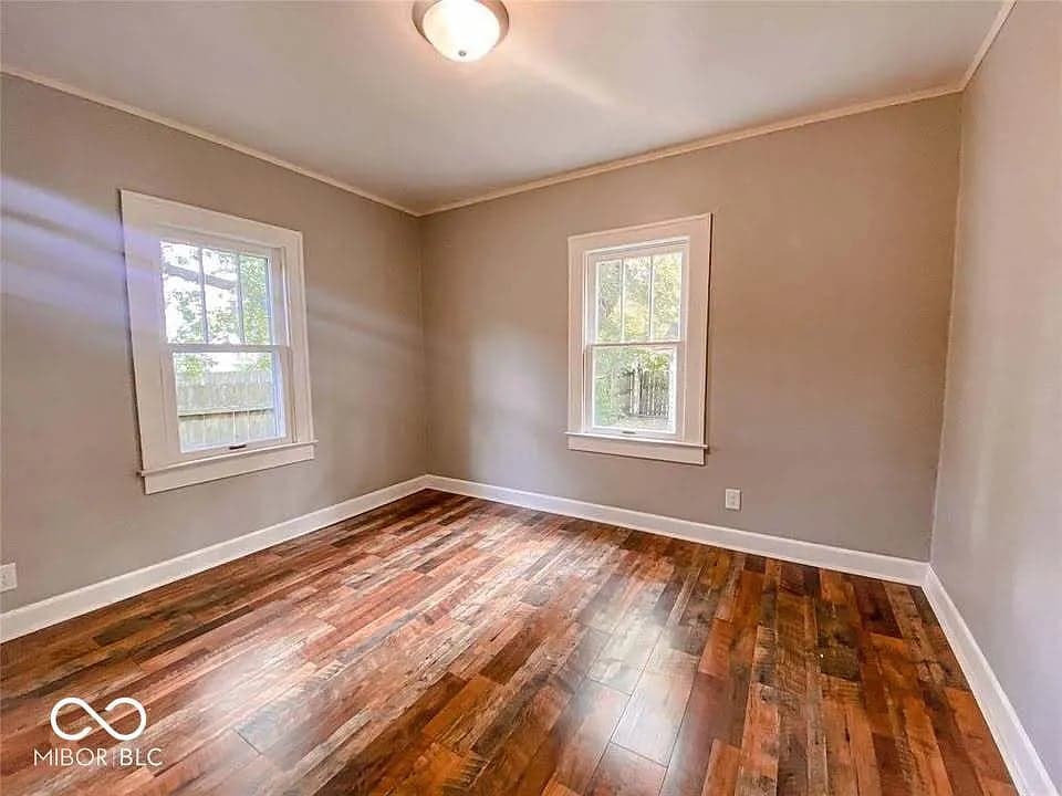 813-815 N Denny St property photo 3