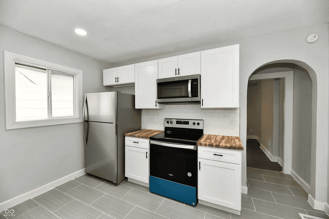 3328–3330 E New York St property photo 4
