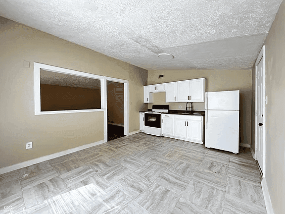 1448 Saint Peter St property photo 4