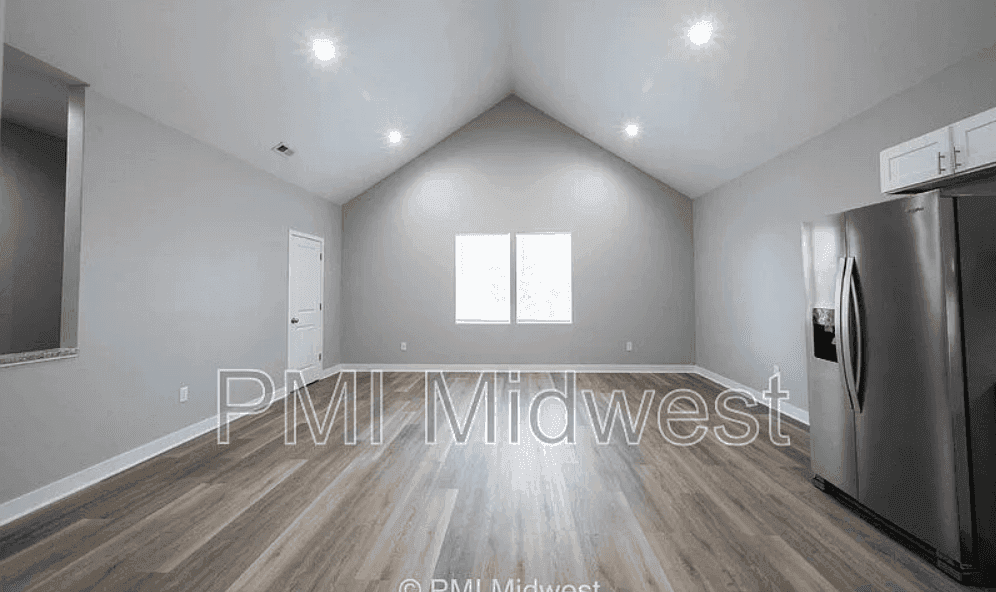 1813 Montcalm St property photo 3