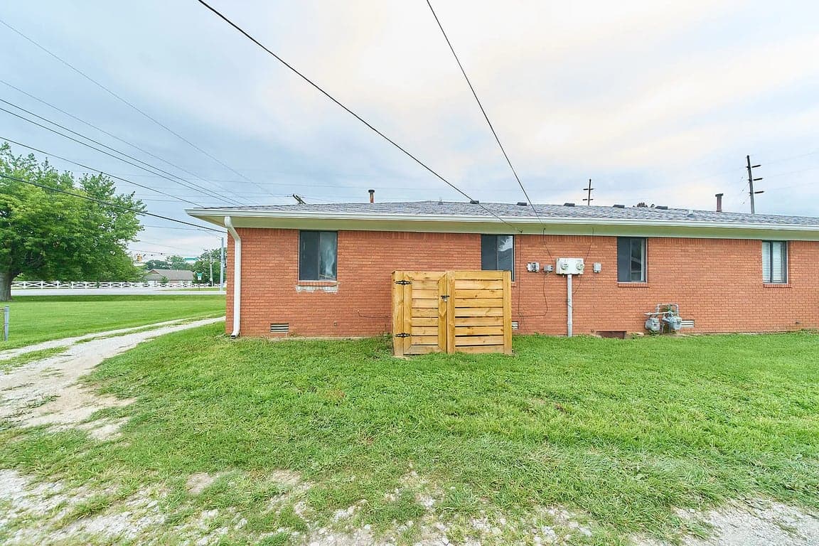 4117 E Thompson Rd property photo 4