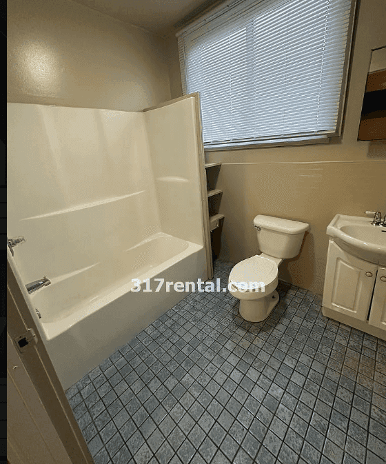 1537 S State Ave property photo 3