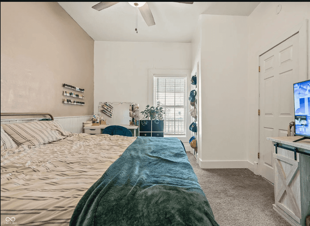282 N Vine St property photo 2