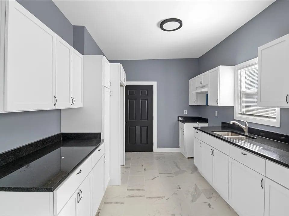 1635 Cruft St property photo 4