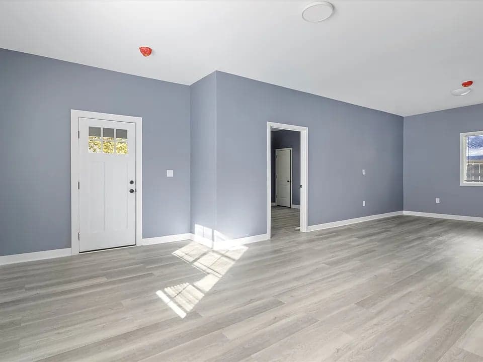 1635 Cruft St property photo 3