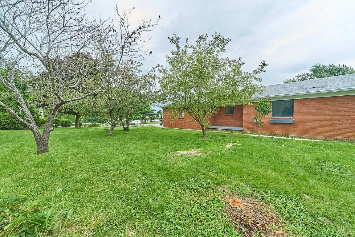 4117 E Thompson Rd property photo 1