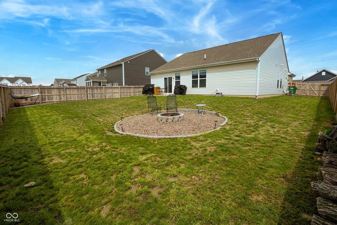 932 Sagittarius Ave property photo 4