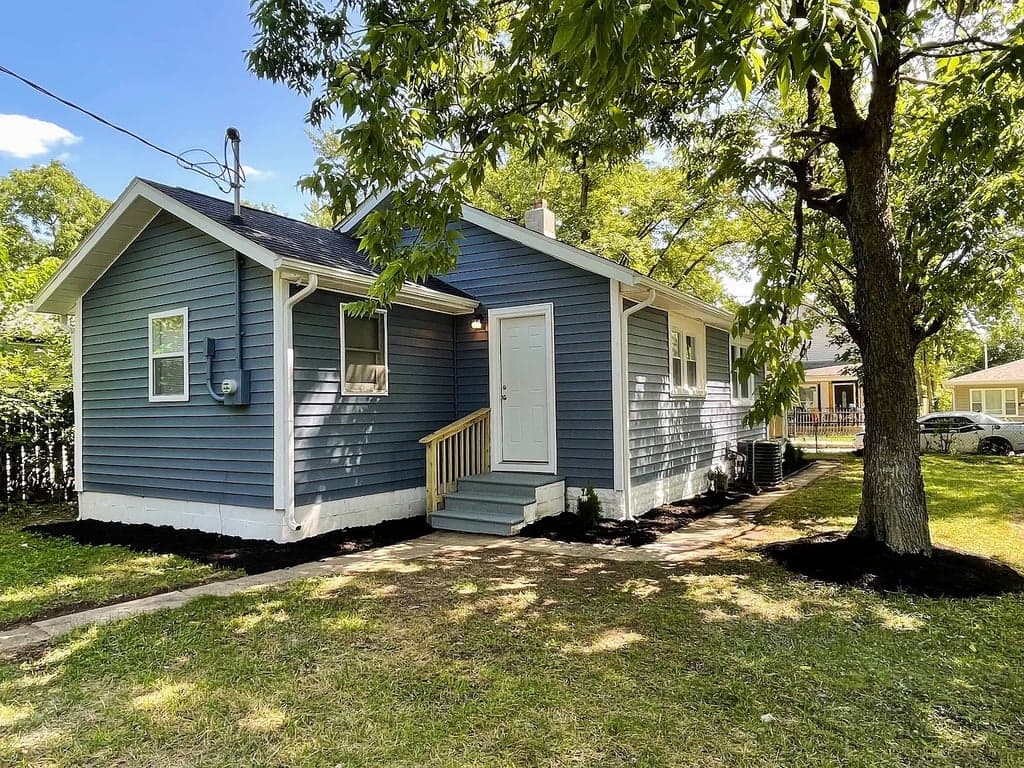 1340 W Pruitt St property photo 2
