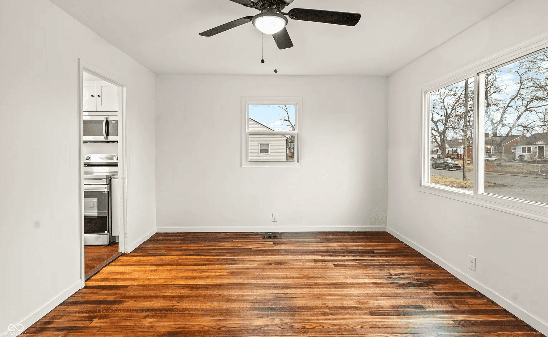633 S Grand Ave property photo 3