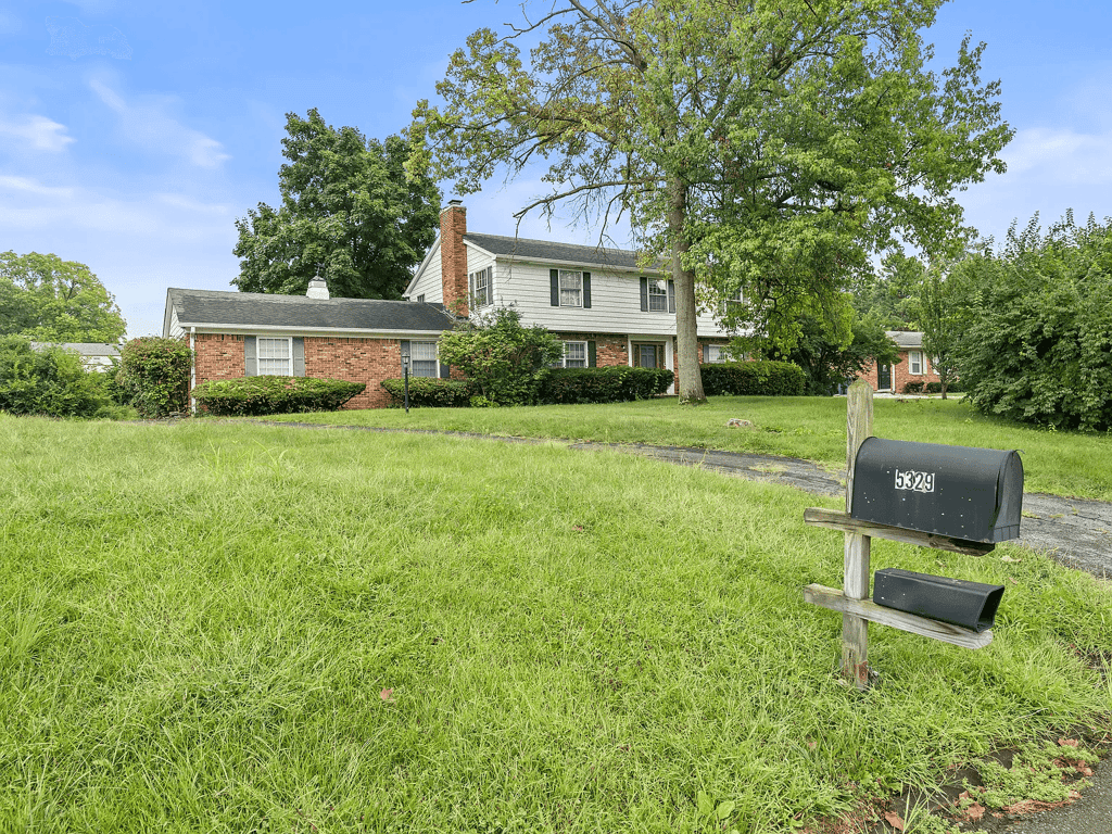 5329 Hedgerow Drive in Indianapolis