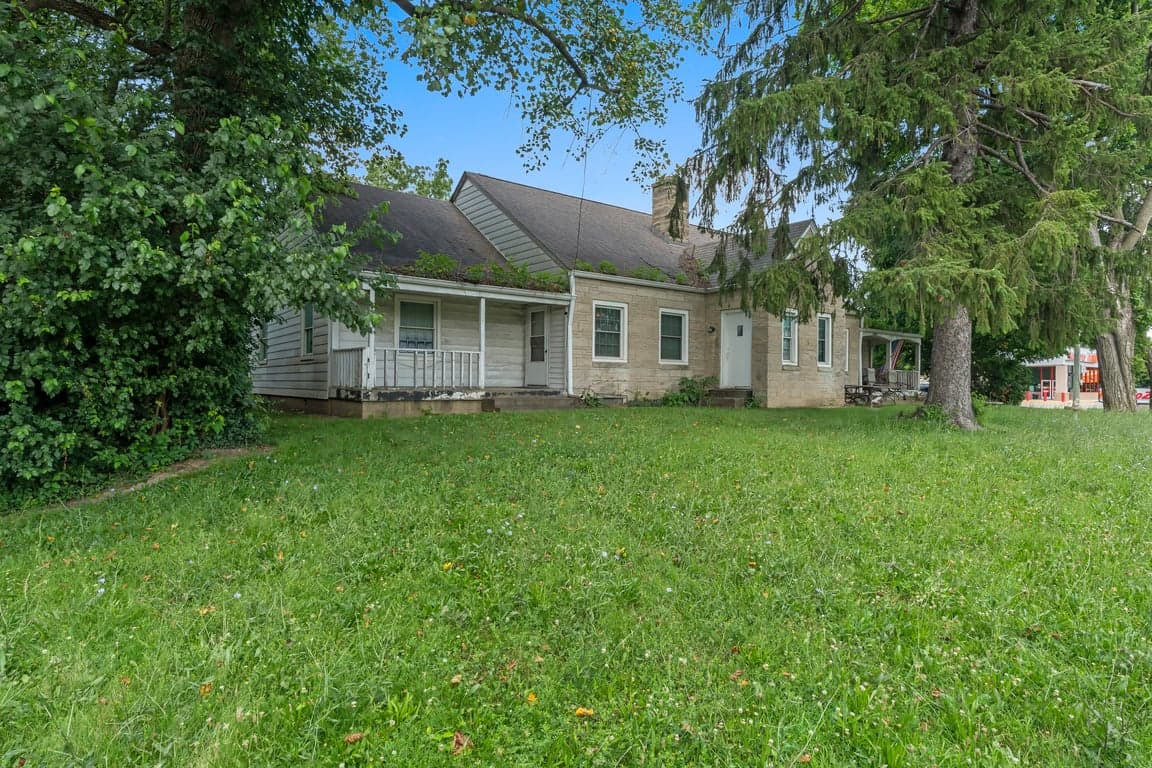 11108 E Washington St property photo 1