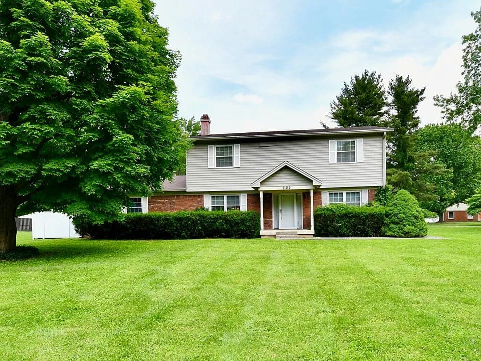 1102 Fox Hill Dr in Indianapolis