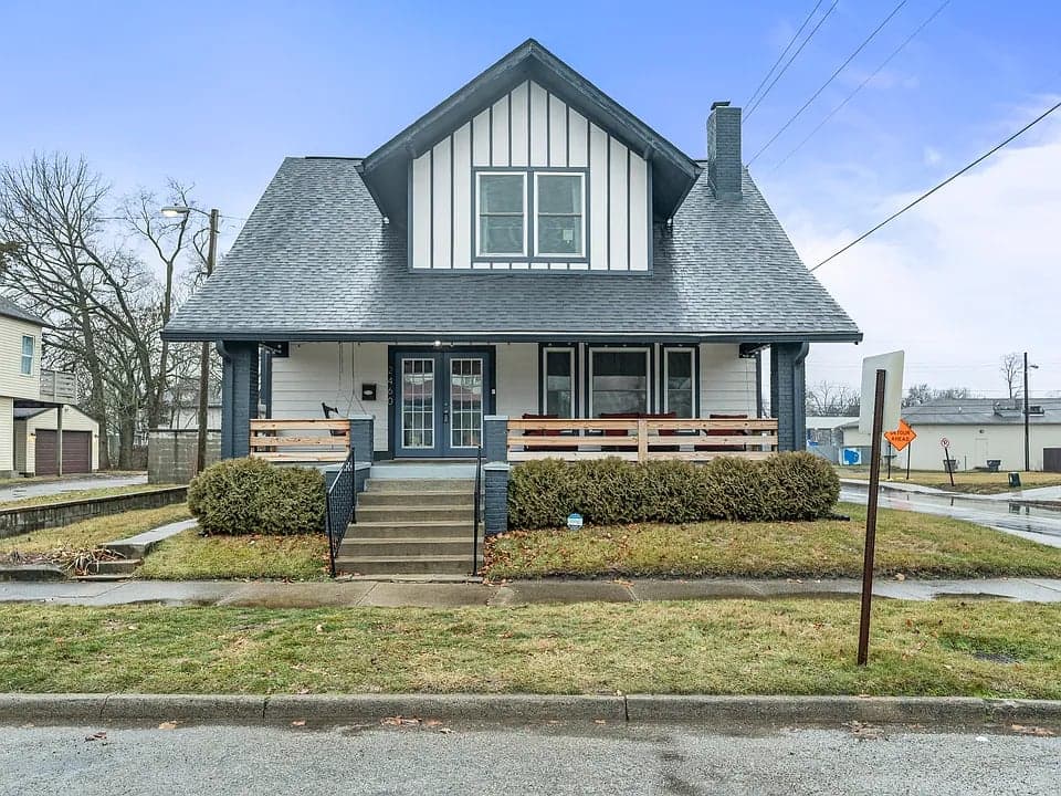 2460 Carrollton Ave in Indianapolis