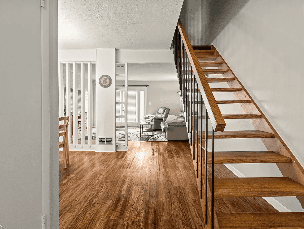 7334 Country Brook Dr property photo 4