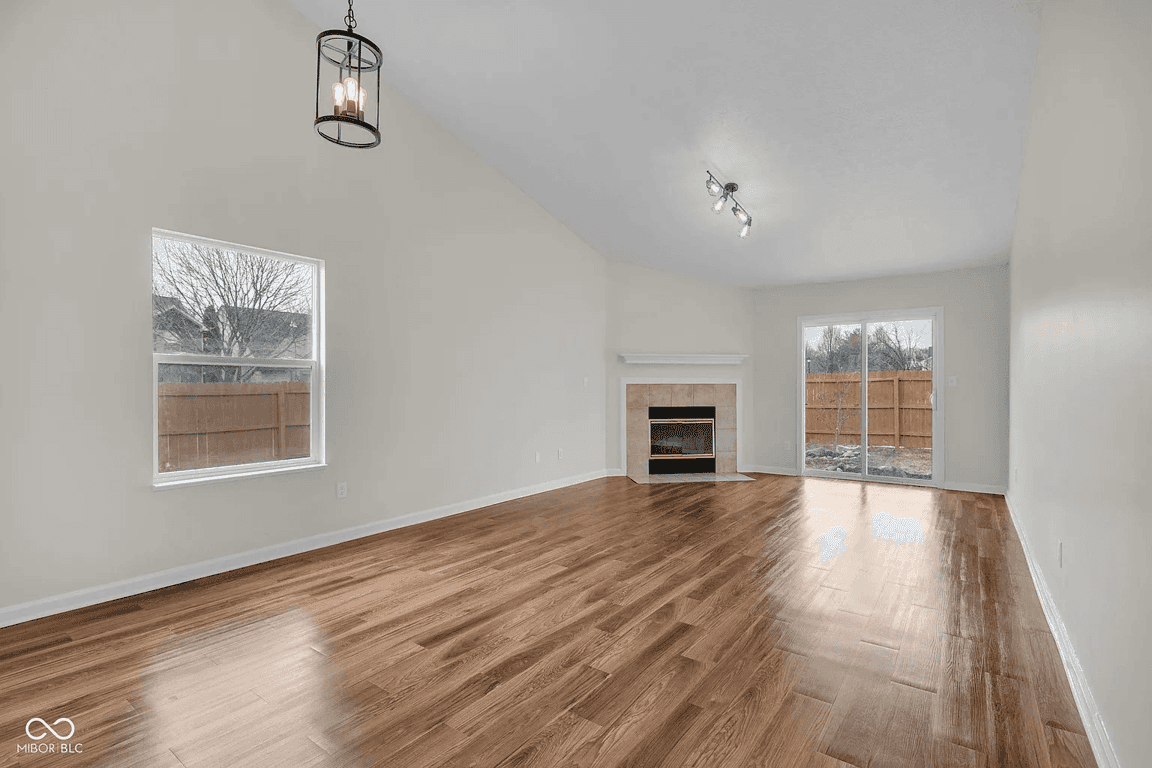 5226 Lakemanor Dr property photo 3