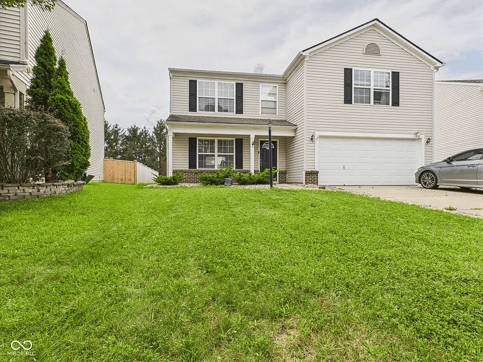 12389 Deerview Dr in Noblesville