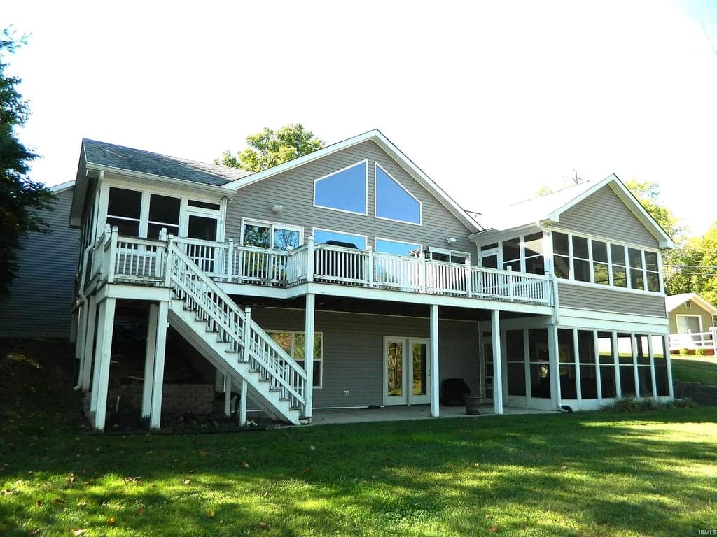8100 Lakewood Dr in Unionville