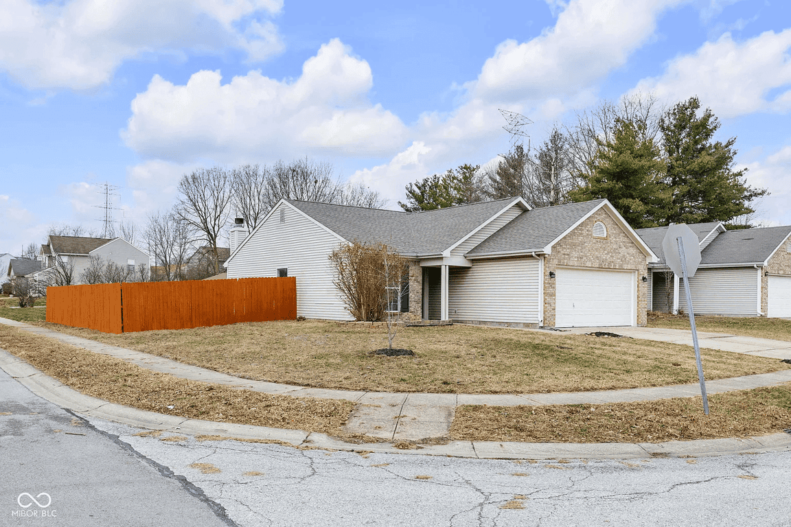 5226 Lakemanor Dr property photo 1