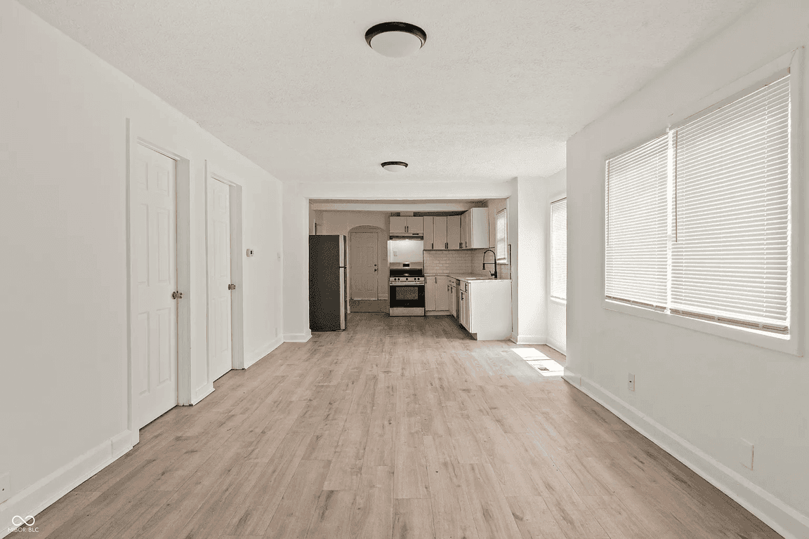 331 S Oakland Ave property photo 2