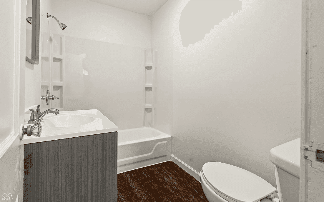 633 S Grand Ave property photo 4