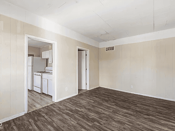 820-822 W Howard St property photo 4