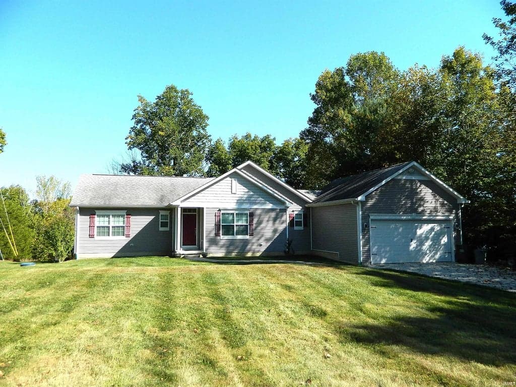 8100 Lakewood Dr property photo 2