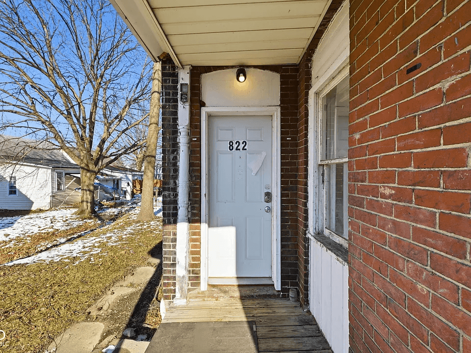 820-822 W Howard St property photo 3