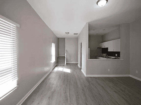 552 Jefferson Ave property photo 3